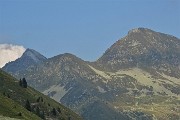 88 Zoom sulla cima del Monte Valegino (2415 m) a dx